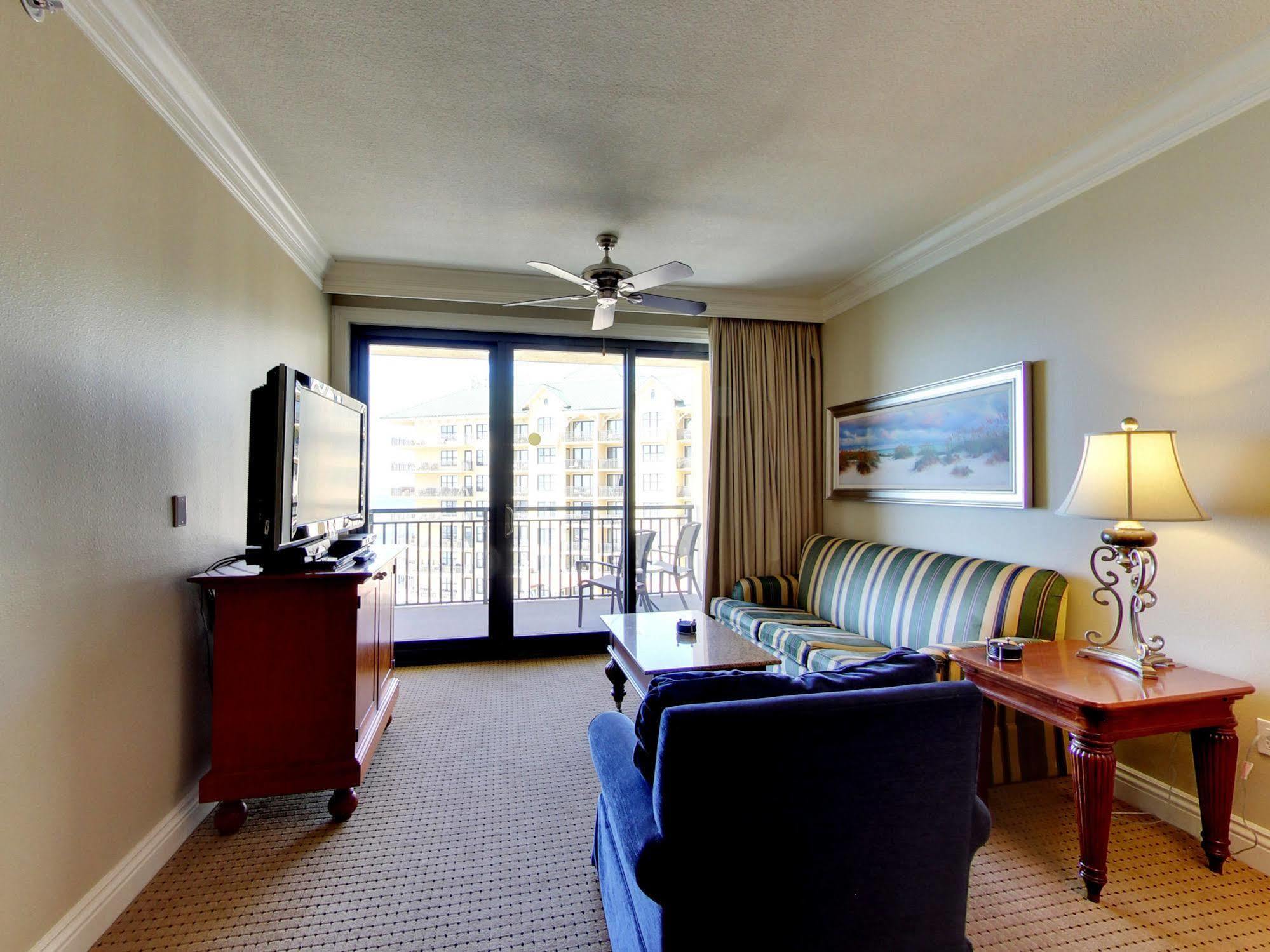 Emerald Grande At Harborwalk Village 3*