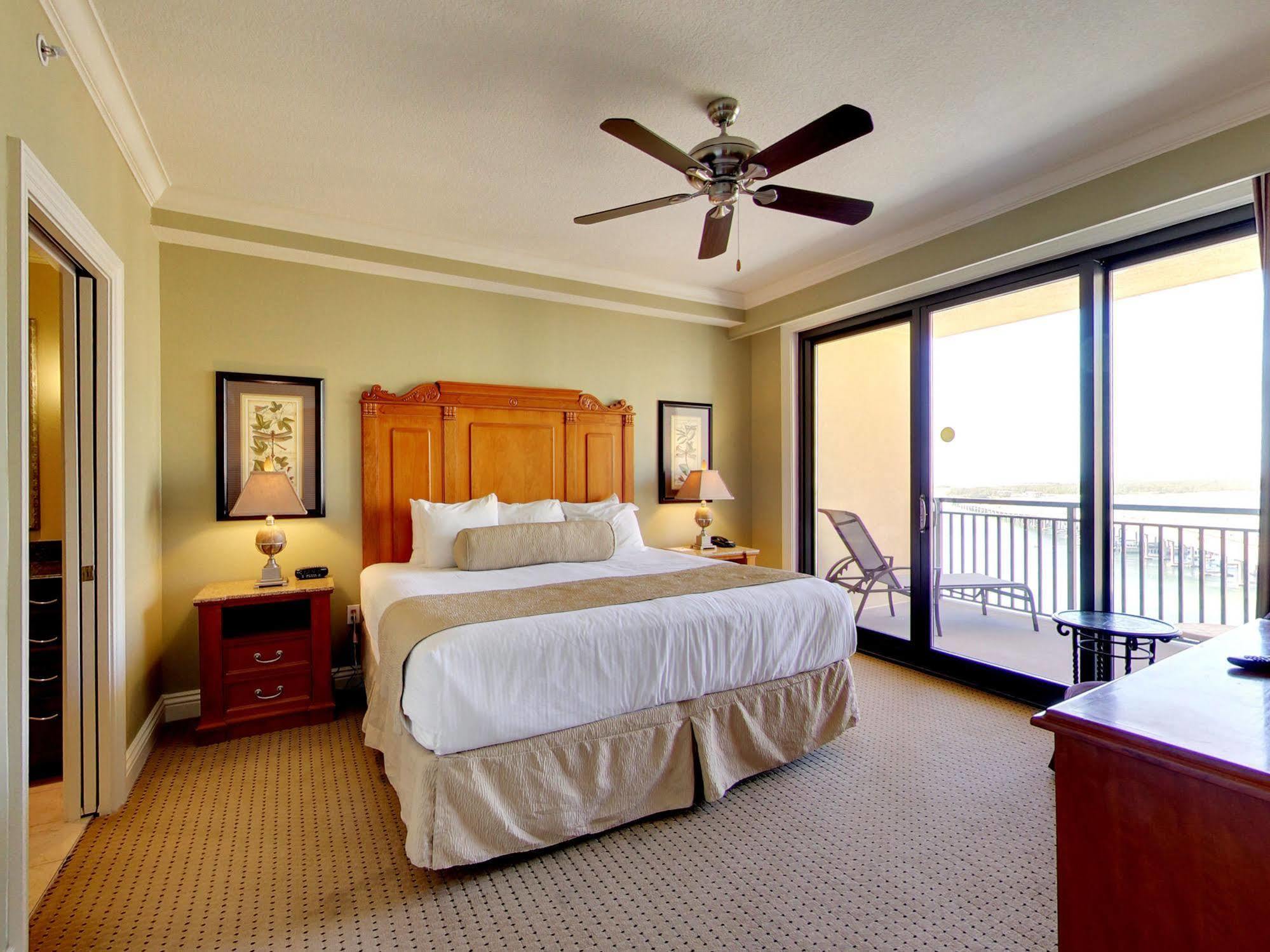 Emerald Grande At Harborwalk Village 3* Destin