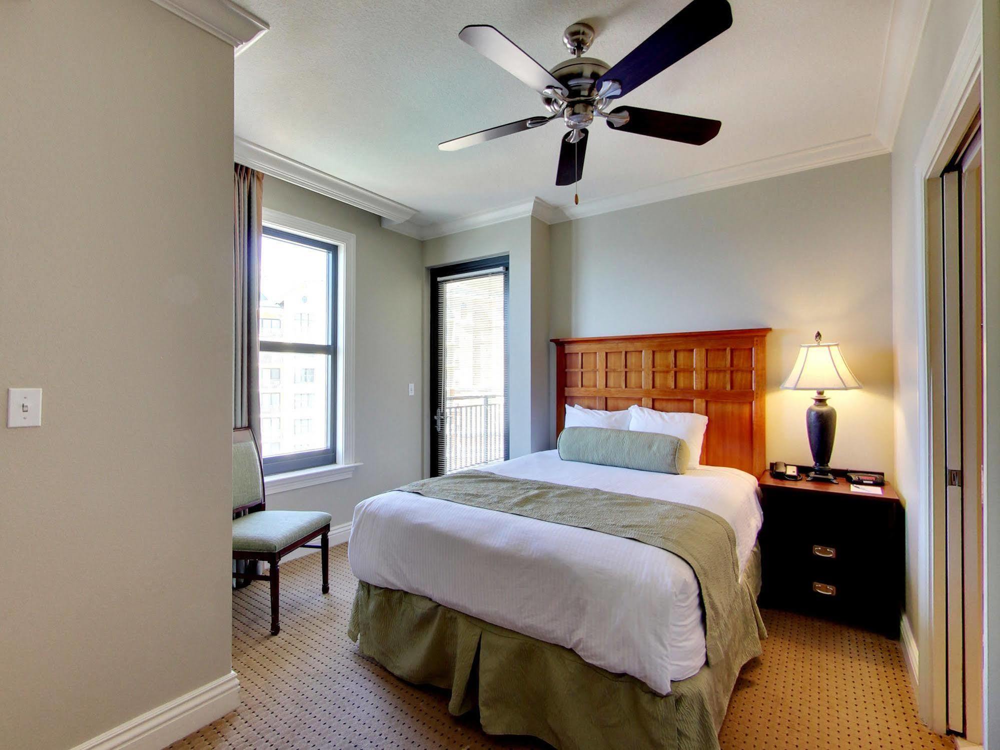 Emerald Grande At Harborwalk Village Hotel