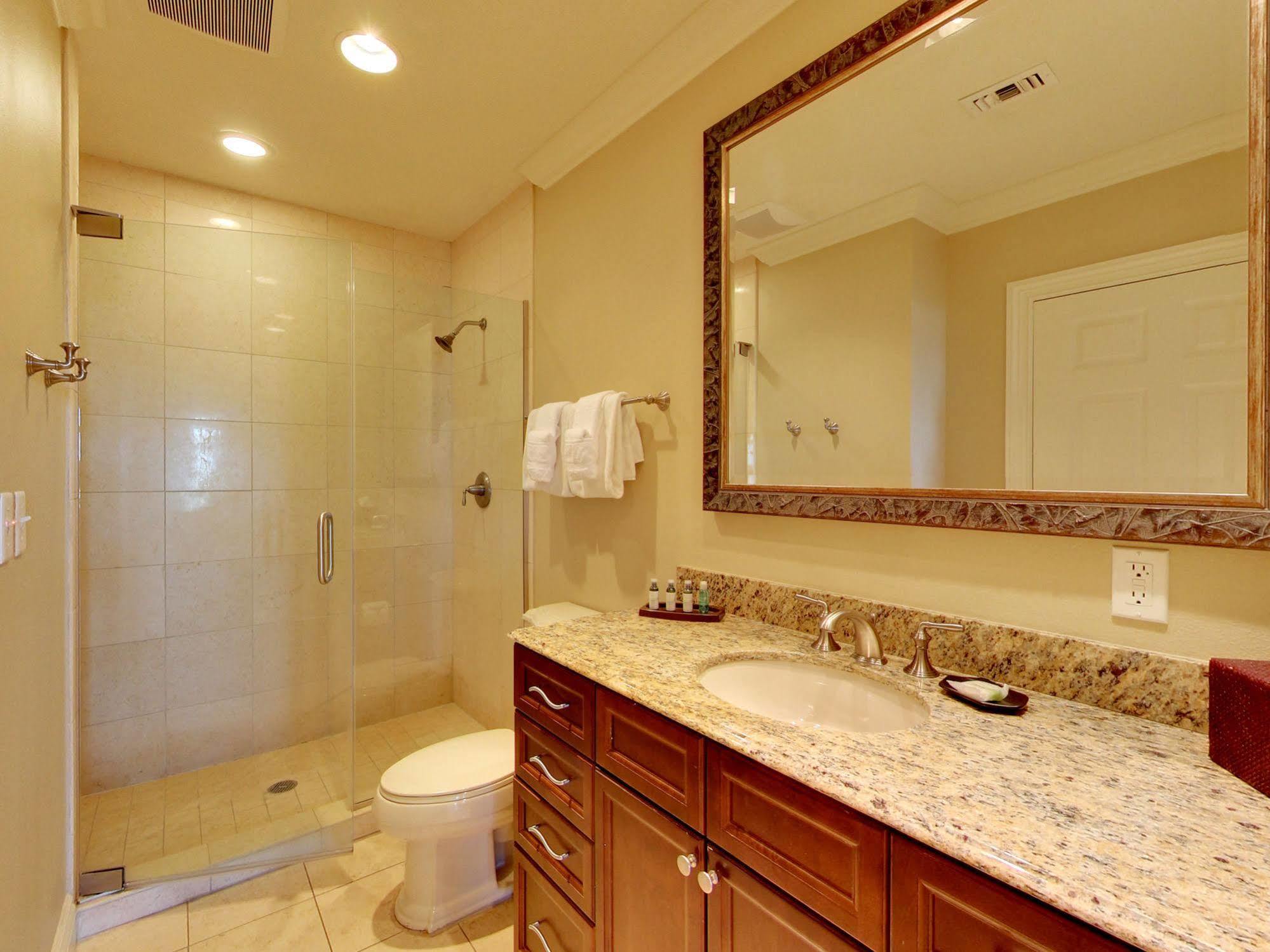 Hotel Emerald Grande At Harborwalk Village Destin