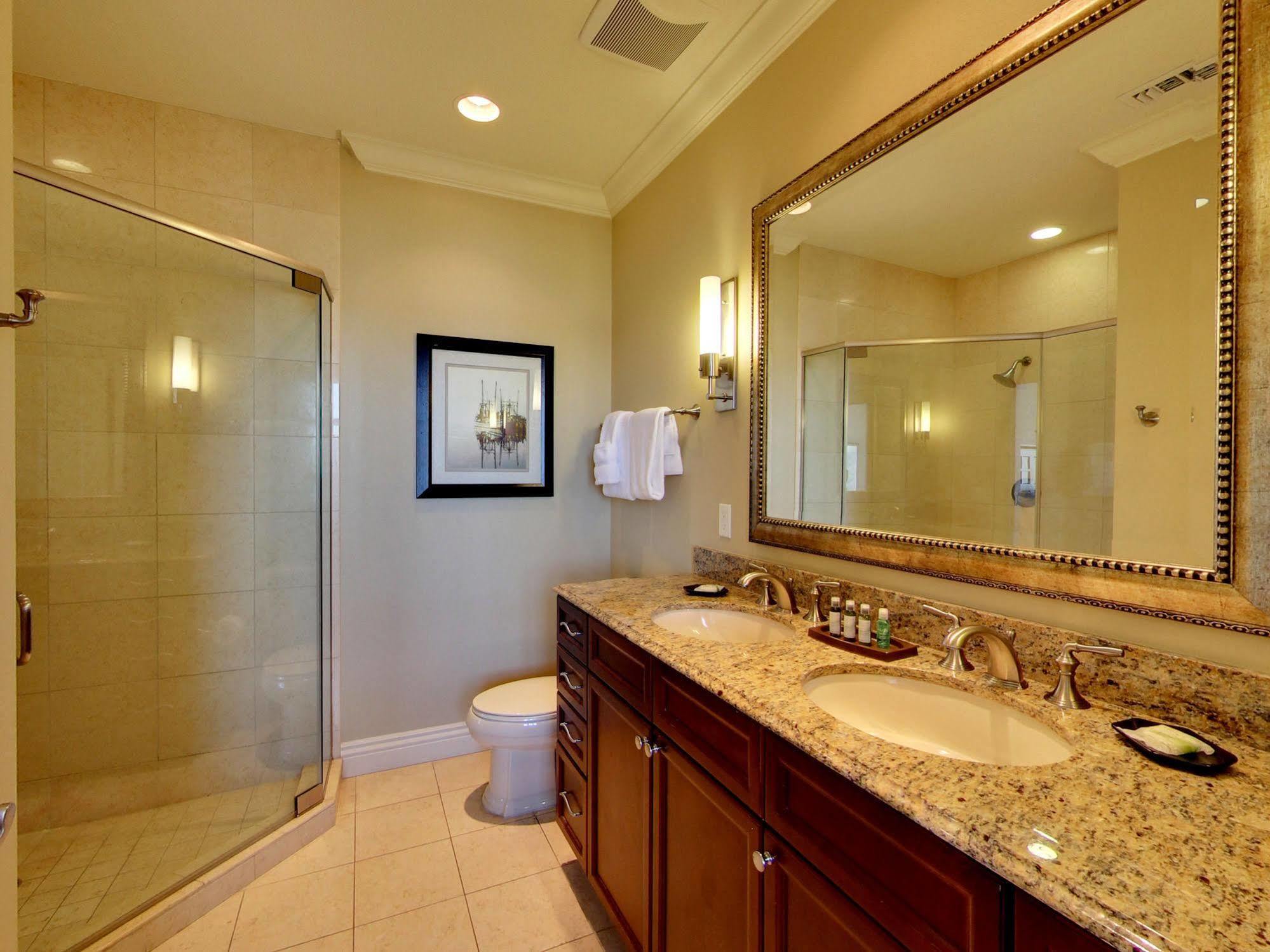 Hotel Emerald Grande At Harborwalk Village Destin