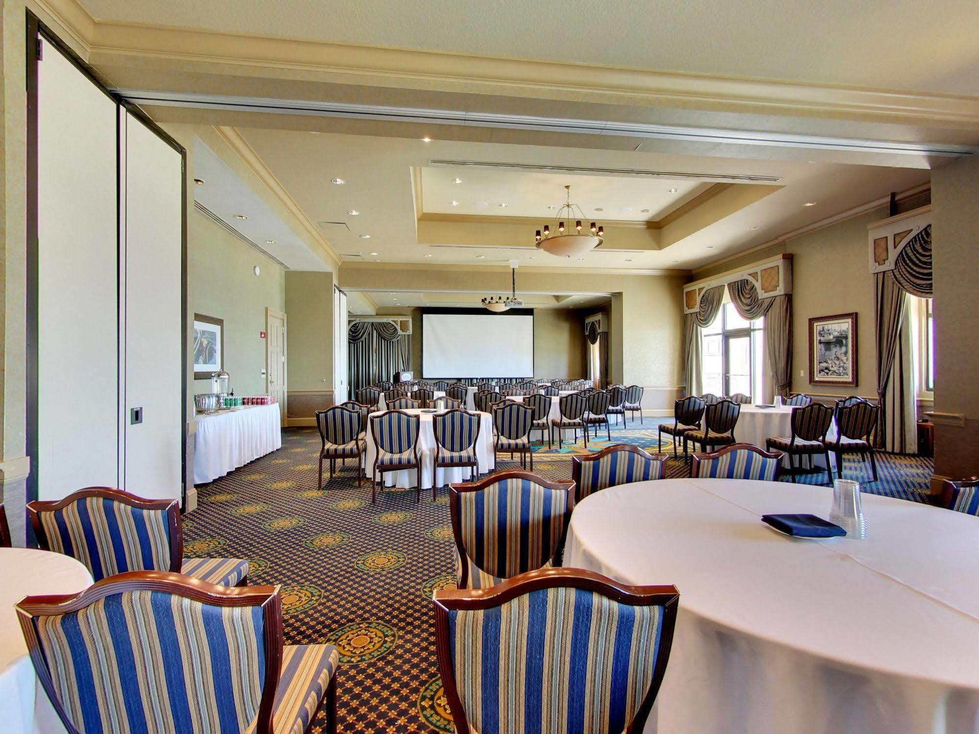 Emerald Grande At Harborwalk Village Hotel Destin