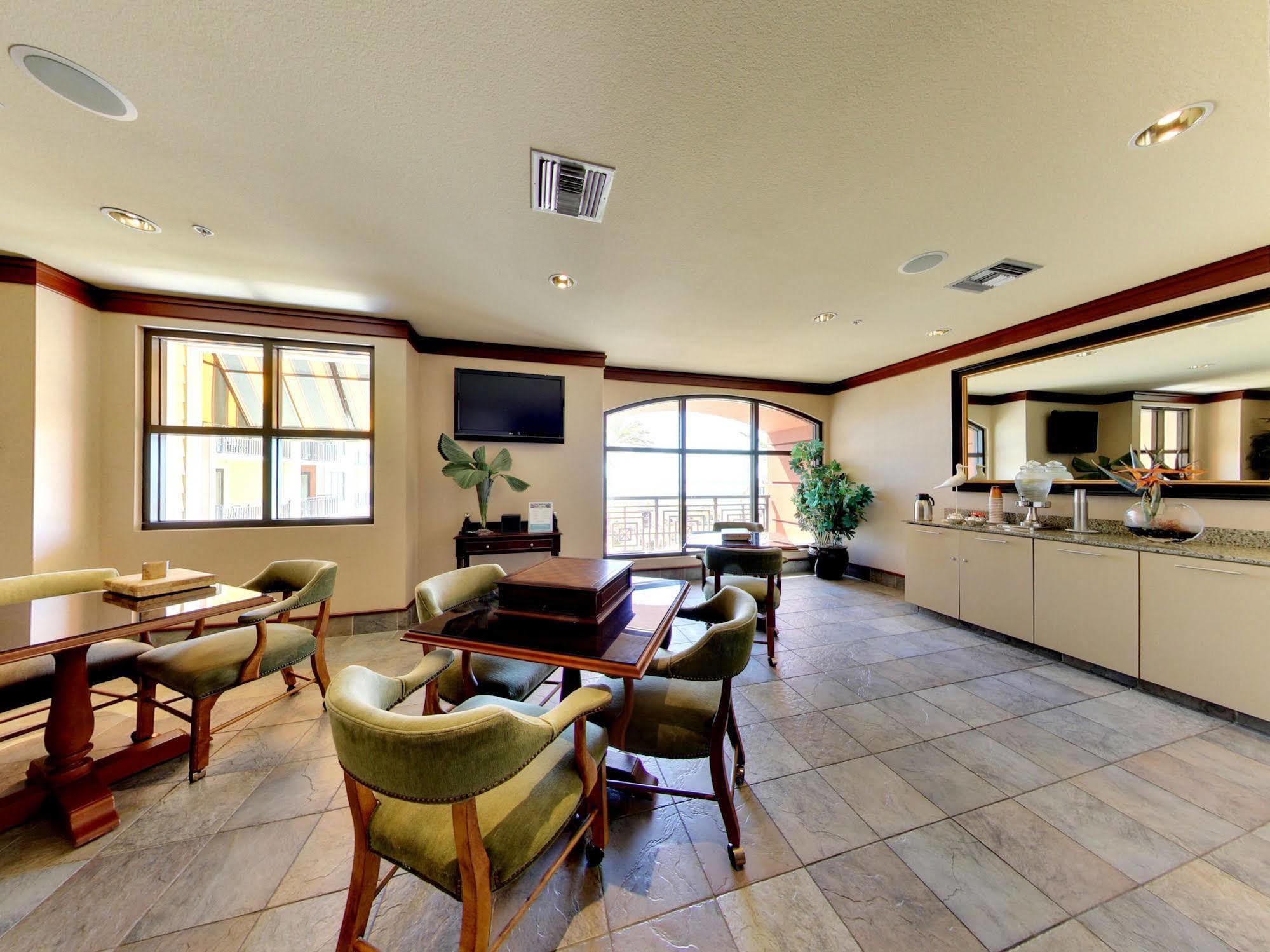 Emerald Grande At Harborwalk Village 3*