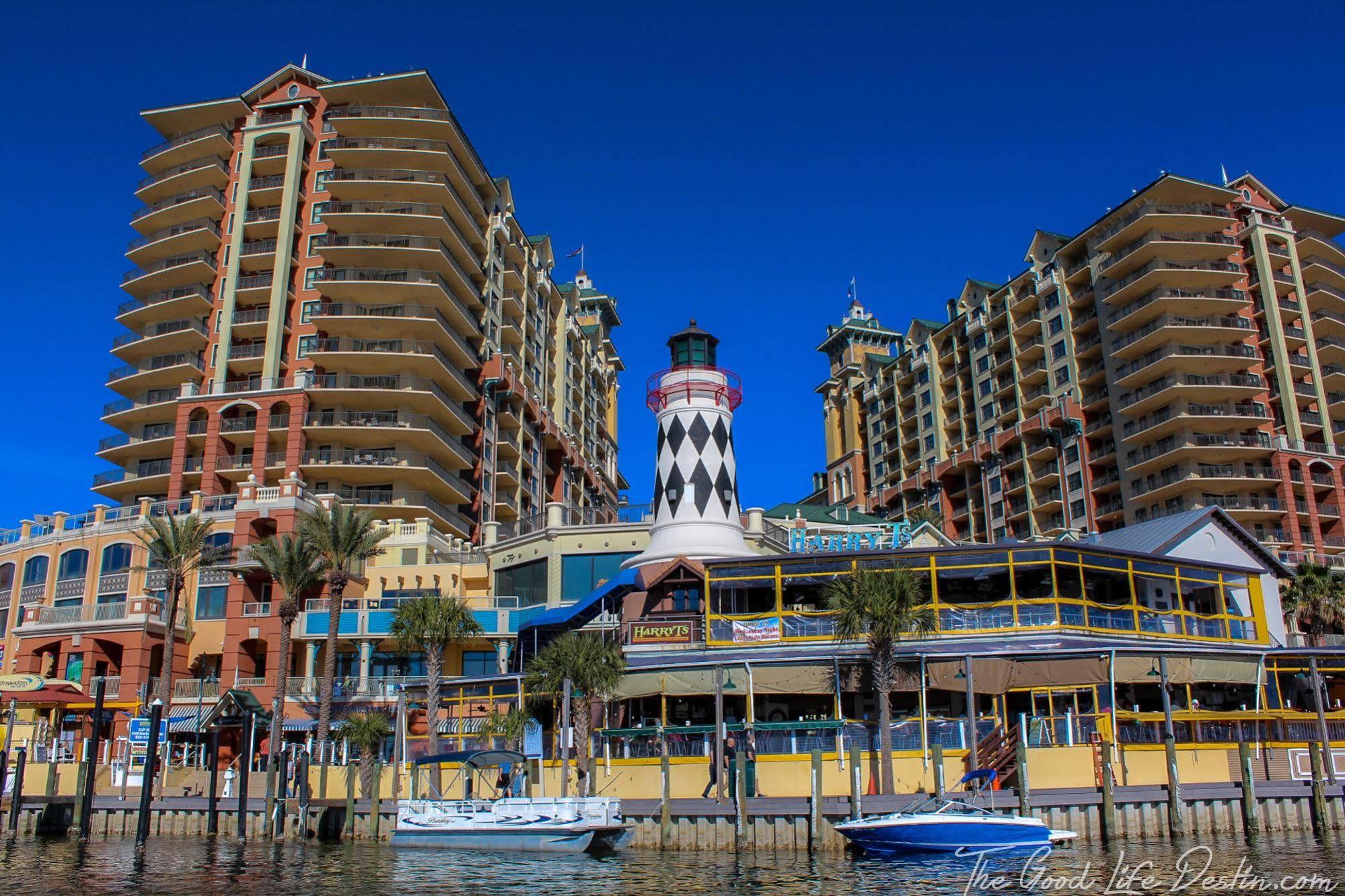Hotel Emerald Grande At Harborwalk Village 3*