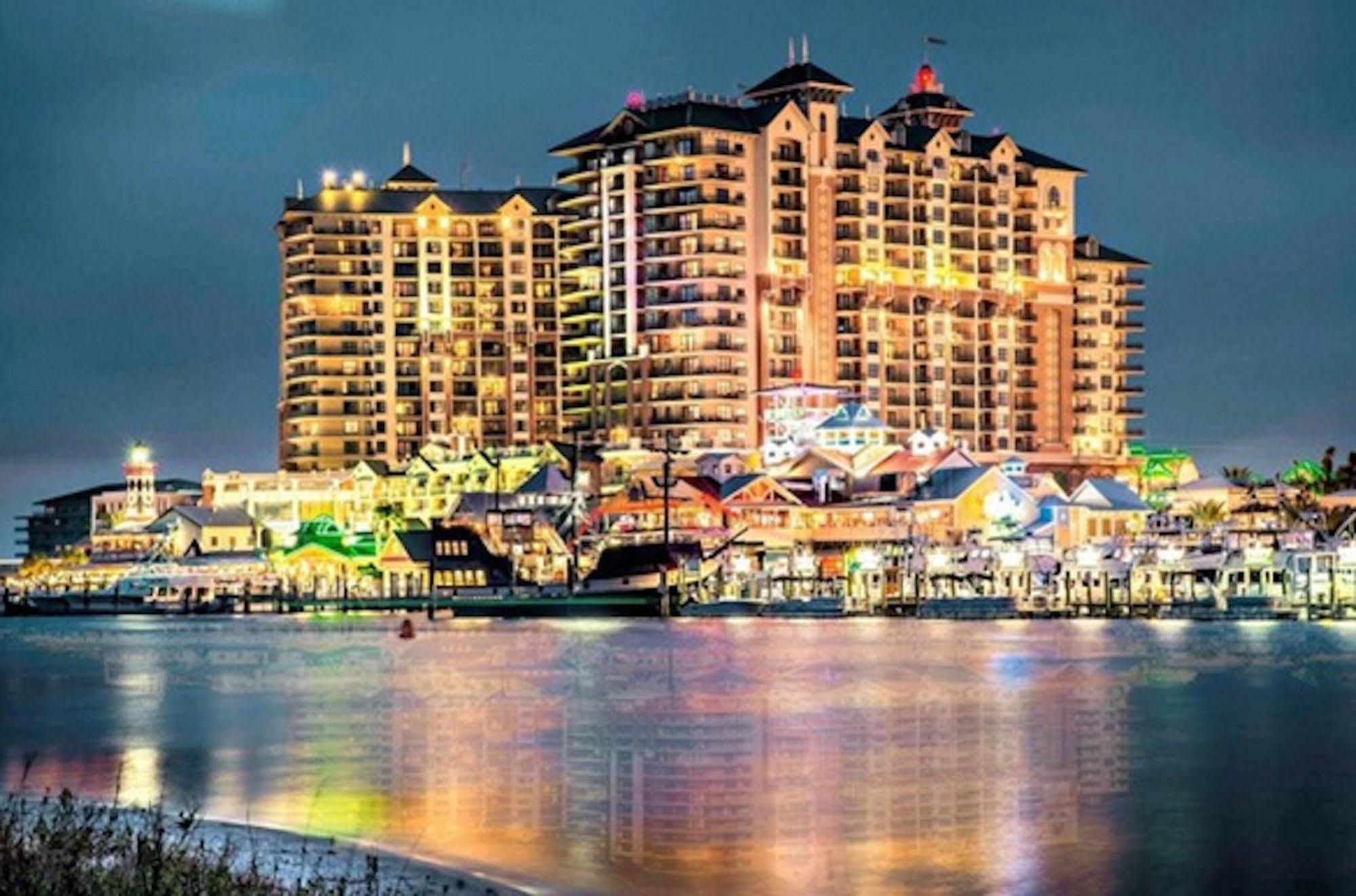Emerald Grande At Harborwalk Village