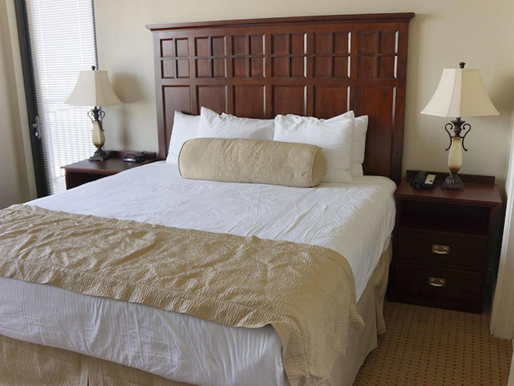 Emerald Grande At Harborwalk Village