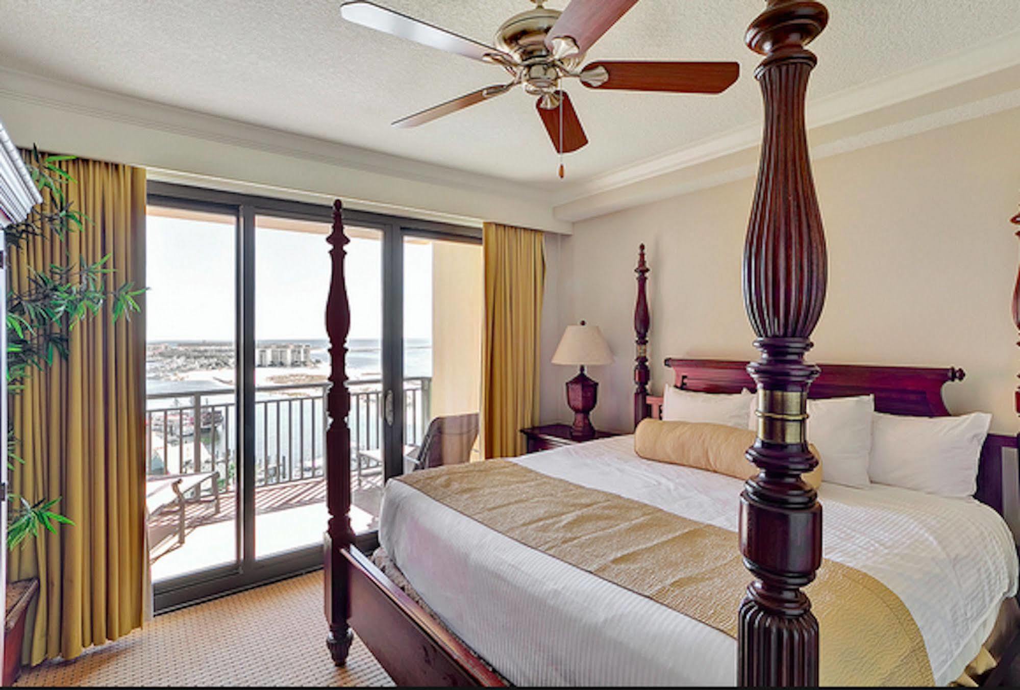 Emerald Grande At Harborwalk Village 3*
