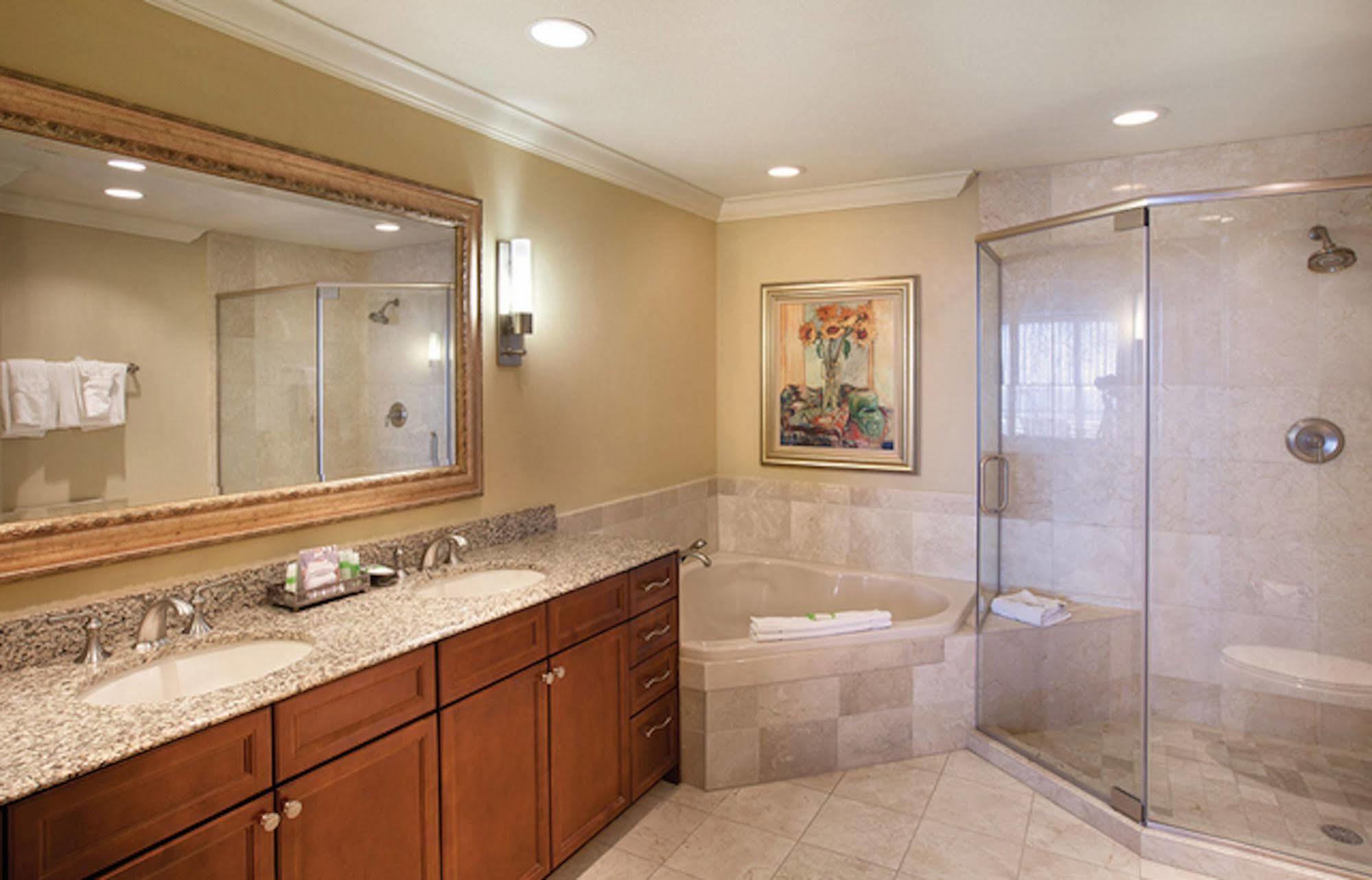Hotel Emerald Grande At Harborwalk Village Destin