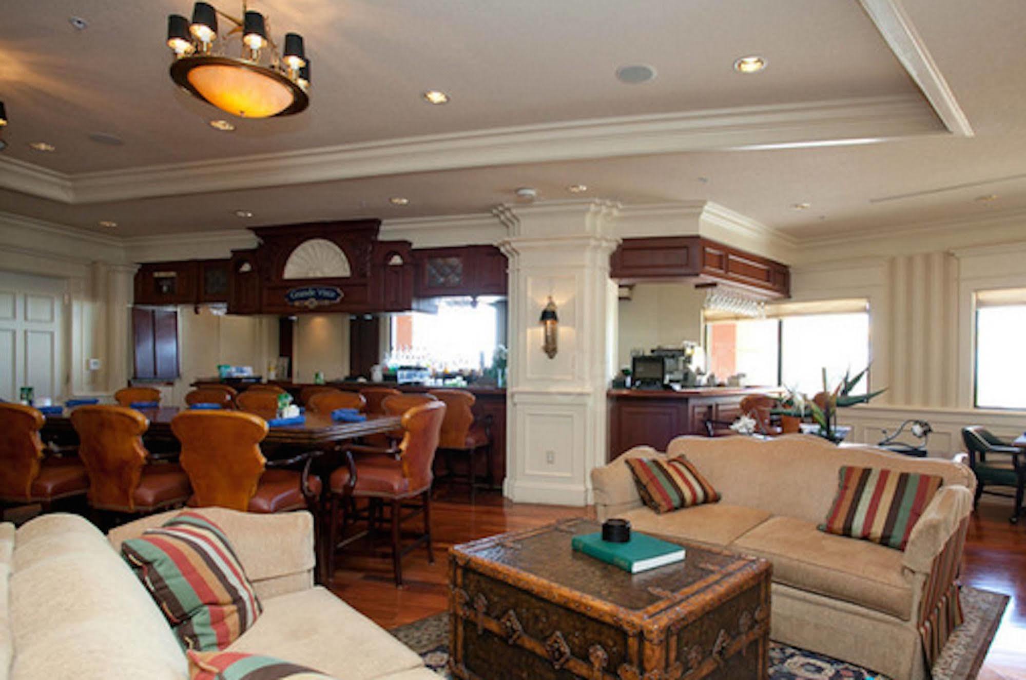 Hotel Emerald Grande At Harborwalk Village Destin