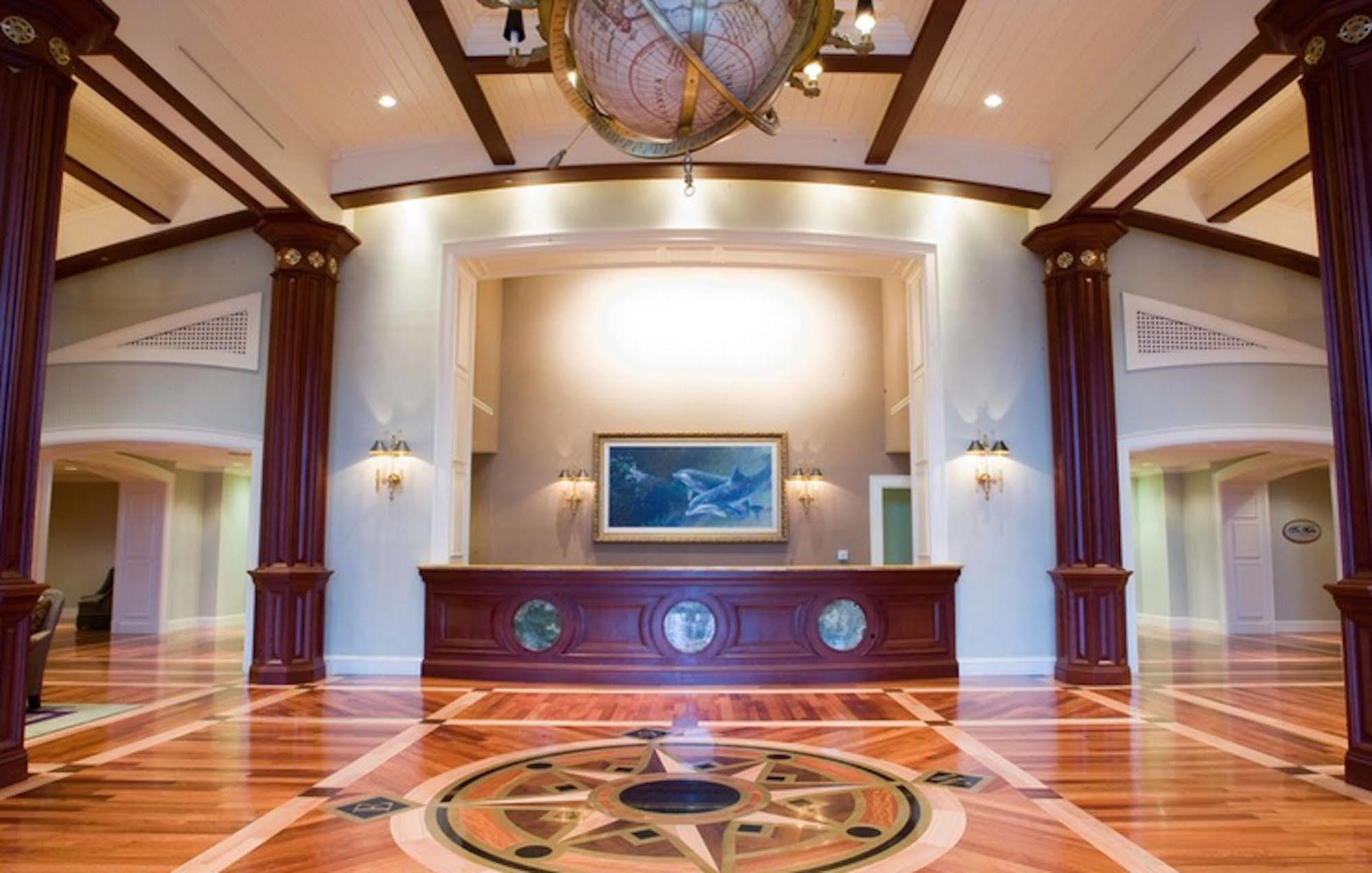 Emerald Grande At Harborwalk Village Hotel