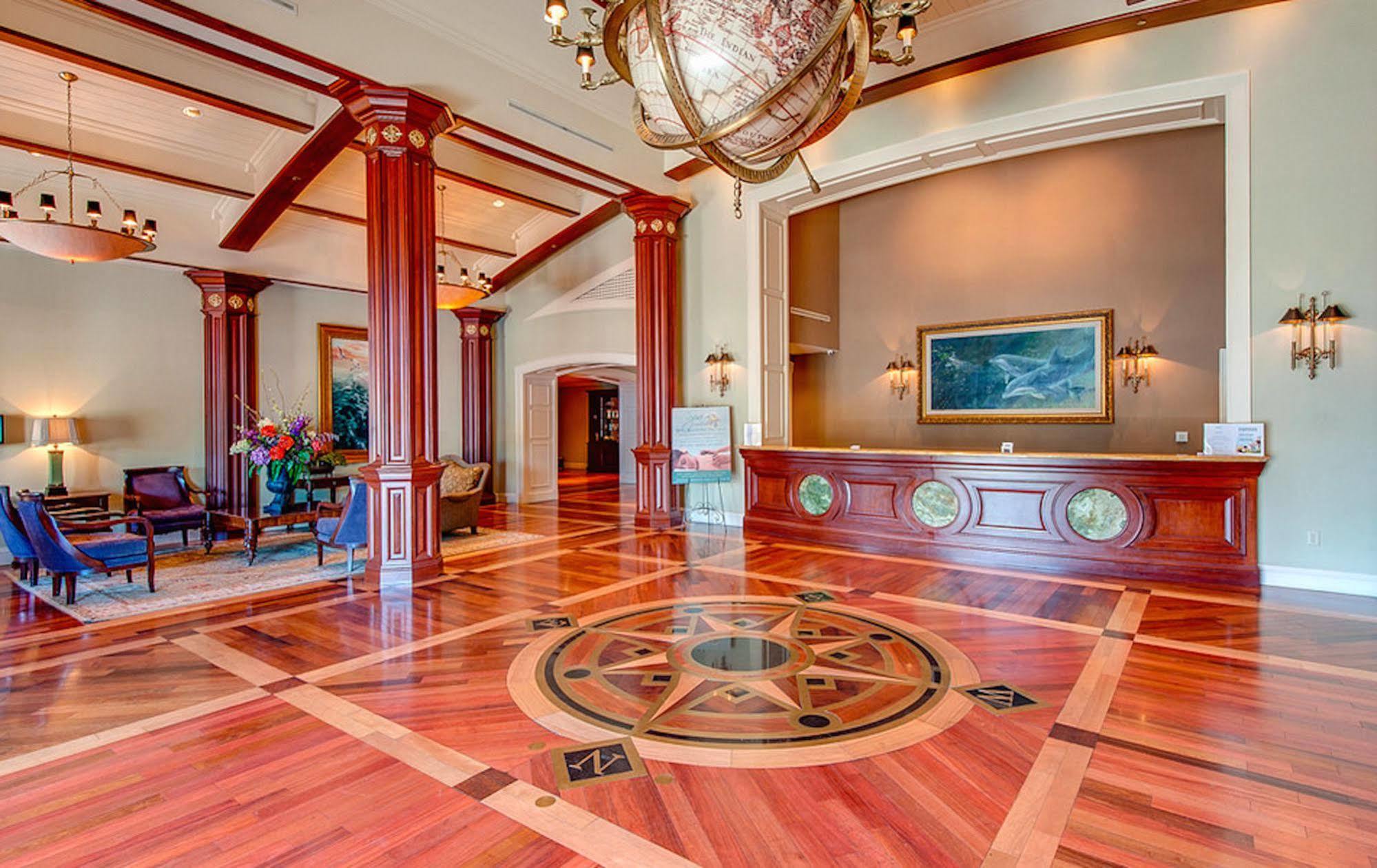 Emerald Grande At Harborwalk Village 3*