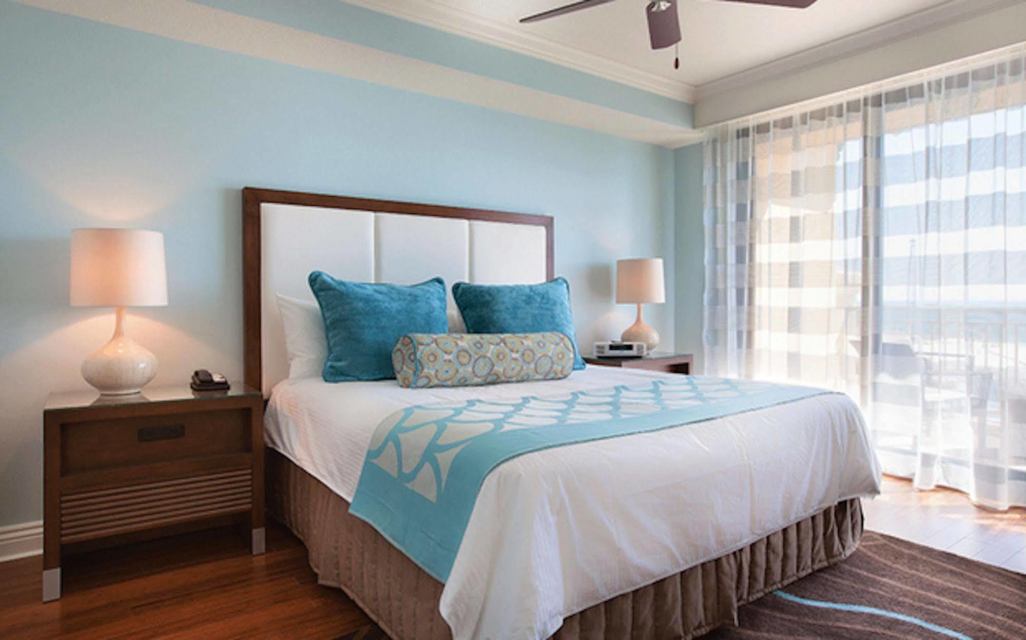 Emerald Grande At Harborwalk Village 3* Destin