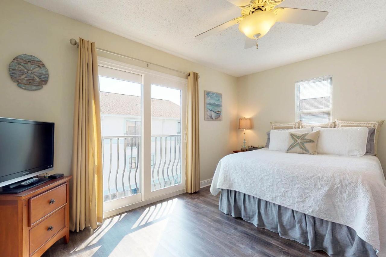 Costa Vista Townhomes #18 *