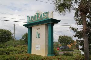 Jade East *