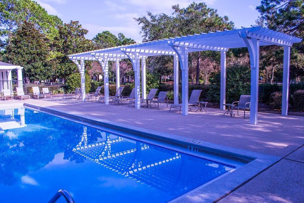 1366 Laurel Grove * Destin