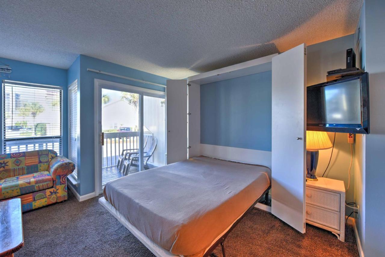 Cozy With Shared Pools And Access! *