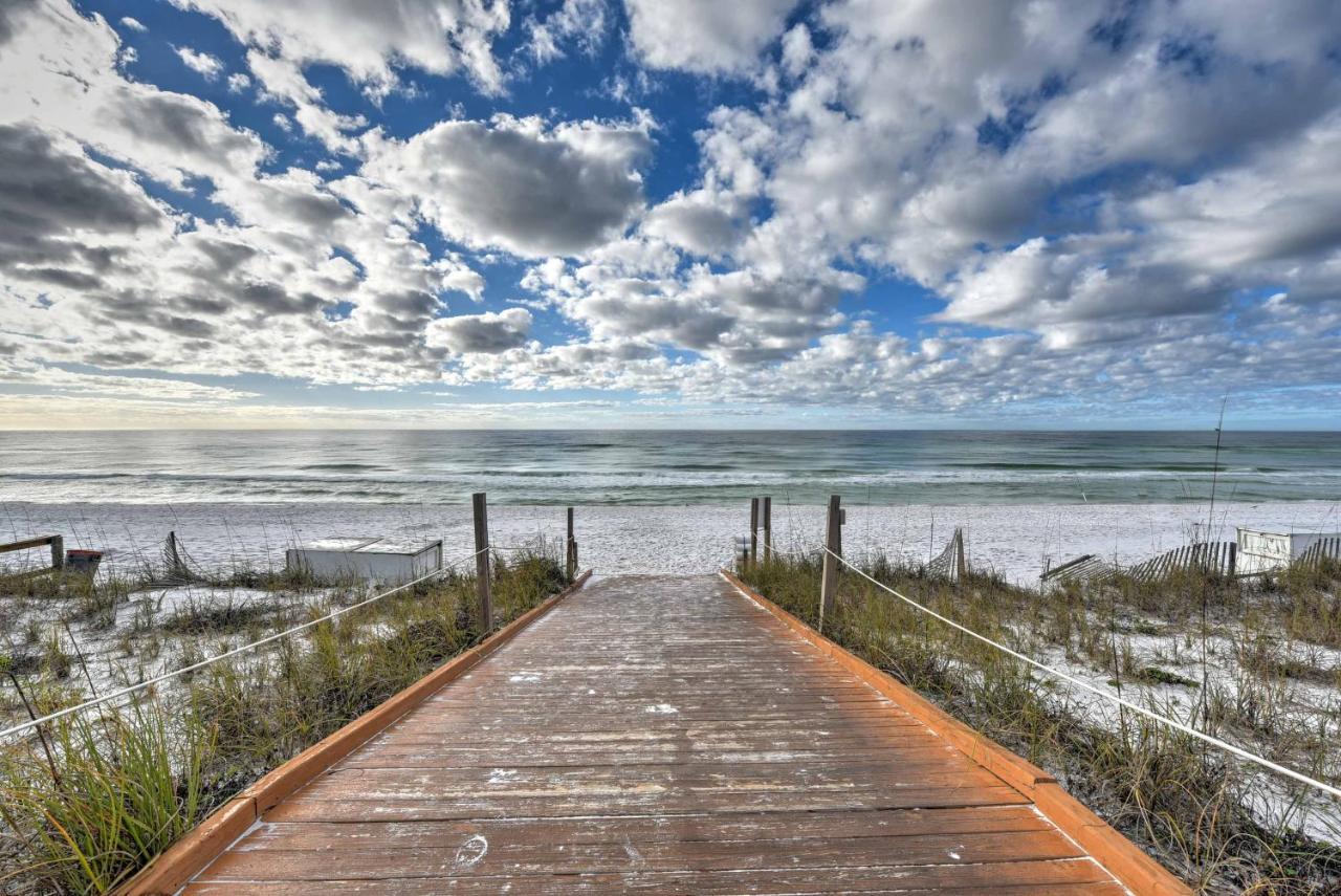 Cozy With Shared Pools And Access! Destin