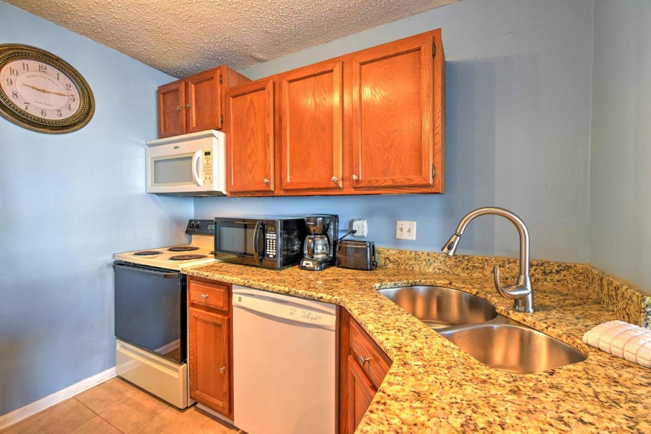Cozy With Shared Pools And Access! *