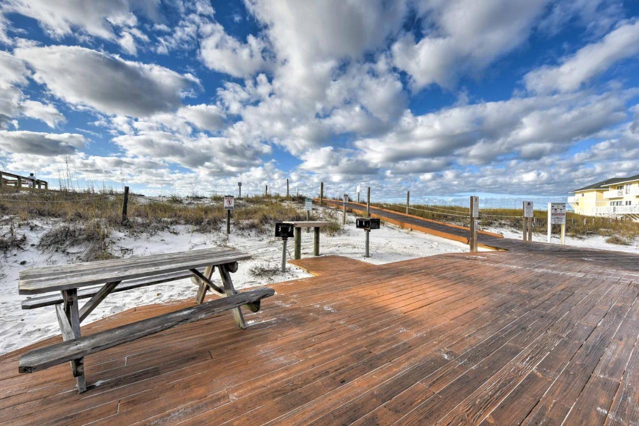 Cozy With Shared Pools And Access! *