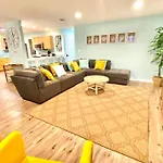 Zula Breeze Beach House, Sleeps 18, Private Heated Pool Spa, 3Min Walk To The Beach, Pets Welcome, Fenced Yard