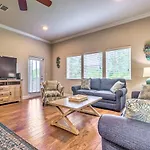 Luxurious Alerio Condo - Steps To Private Beach!