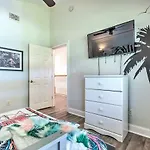 Sugar Beach Haven - Walk To Beach!