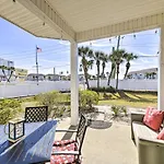 Coastal Condo With Pool - Walk To Destin Beach!