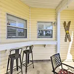 Coastal Condo With Pool - Walk To Destin Beach!
