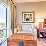 Studio With Pool Access - Walk To Miramar Beach!