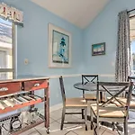 Charming Destin Cottage Walk To Beach And Dining!