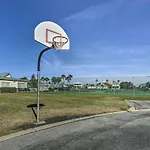 Beach And Pool Access Family-Friendly Miramar Condo