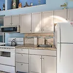 Charming Destin Cottage Walk To Beach And Dining!