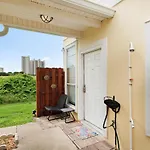 Gulf Walk 606