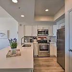 Renovated Luxury Condo With Sweeping Ocean Views!