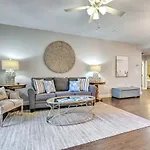 Classy Resort Condo With Balcony Walk To Beach