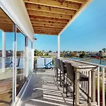 Beach Pointe 301
