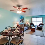 Destin Townhome With Balcony - Walk To The Beach!