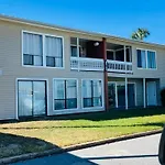 Cute Budget Friendly 2B 1B In The Heart Of Destin