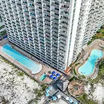 Pelican Beach Resort 818