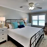 Beautiful Home In Destin With Outdoor Swimming Pool And 3 Bedrooms