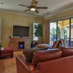 Tuscany - Easy Beach Access Large Community Pool And Hot Tub Small Dogs Welcome With Pet Fee