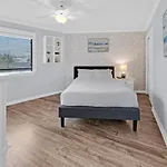 Crystal Village II 19B - 2Bd 2Ba Condo Near The Beach Sleeps 6