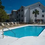 Comfy Beach Apt In Central Location