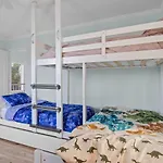 Helena\'S Place, Fully Renovated Exclusive End Unit Townhouse
