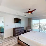 Harbor Landing B0402