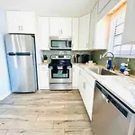 Sol Searching - Family Friendly Bungalow