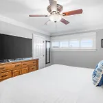 Holiday Surf And Racquet Unit 506