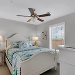 Remodeled 3 Bedroom Beach Condo - In The Heart Of Destin!