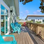 Zula Beach Vacation Home, Sleeps 16, Private Heated Pool, 4Min Walk To The Beach, Pets Welcome, Fenced Yard
