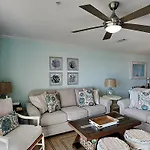 Stunning Home In Destin With Outdoor Swimming Pool And 3 Bedrooms